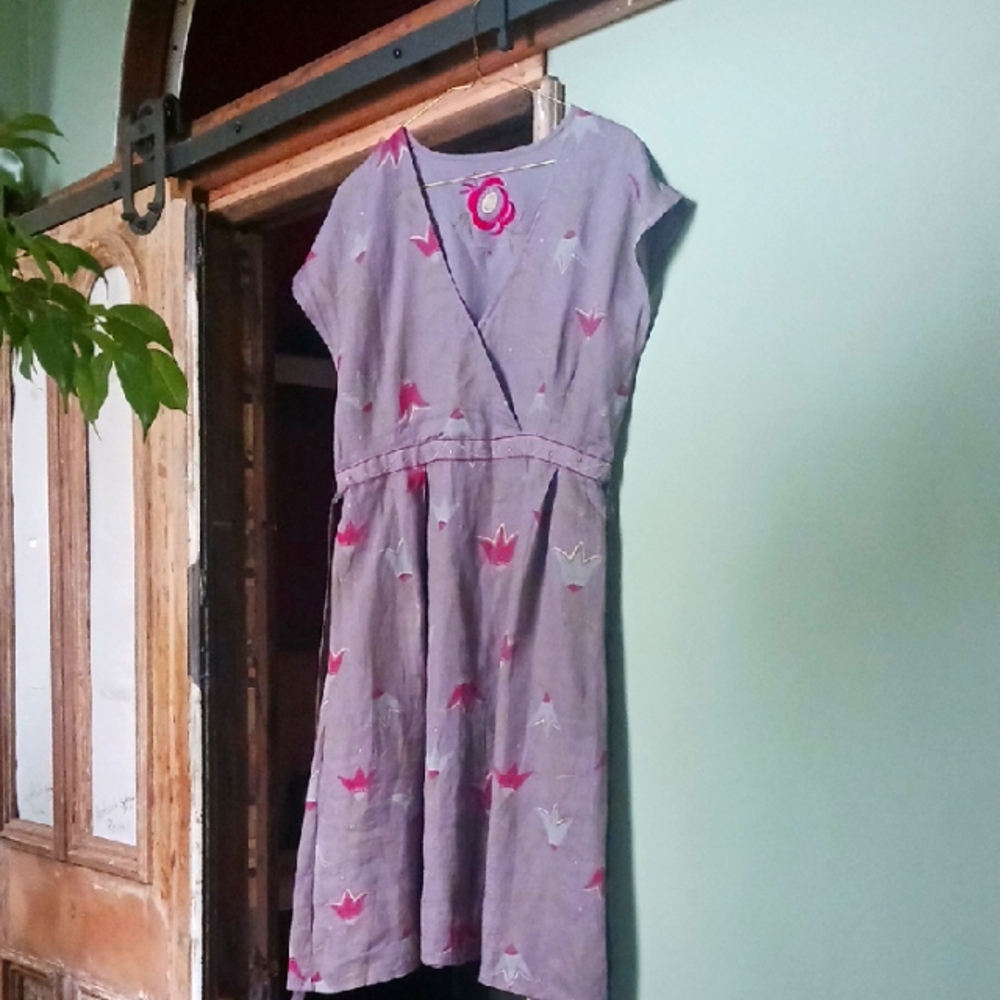 Gundrun Sjoden Unique V-neck Linen Grey  Red Blue Flowered Medium  Belted Dress